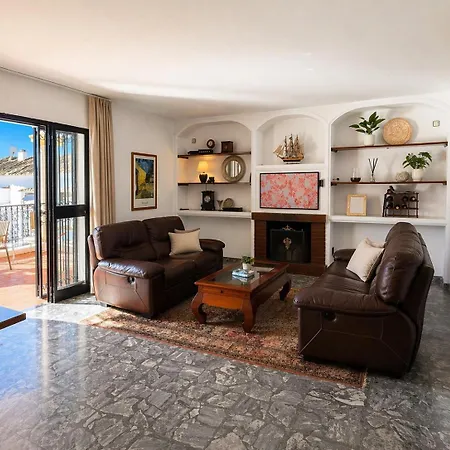 Ref 325 Elena Villa